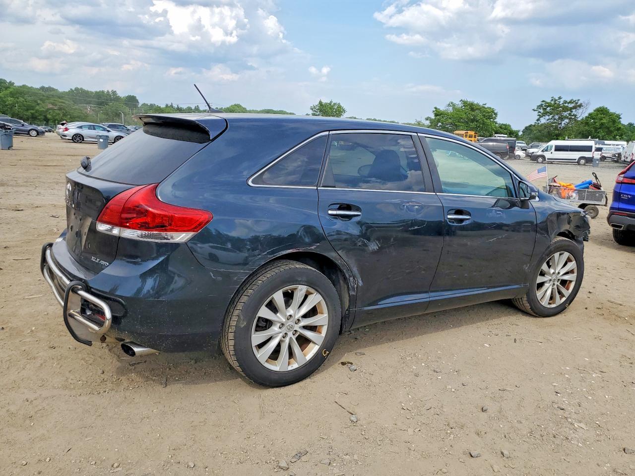 2015 Toyota Venza Xle - Image 3