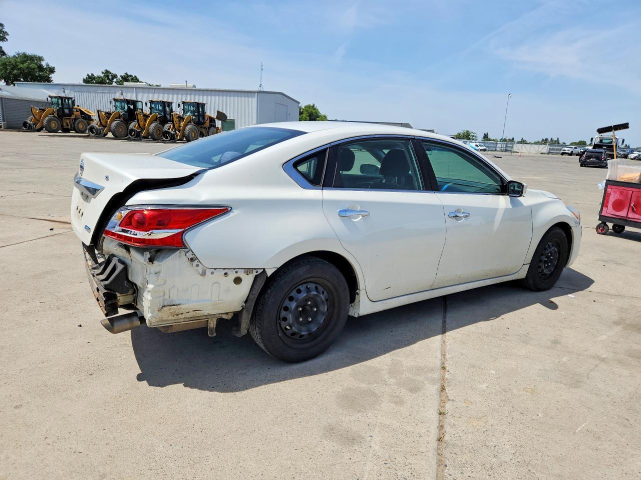2014 Nissan Altima 2.5 S - Image 3