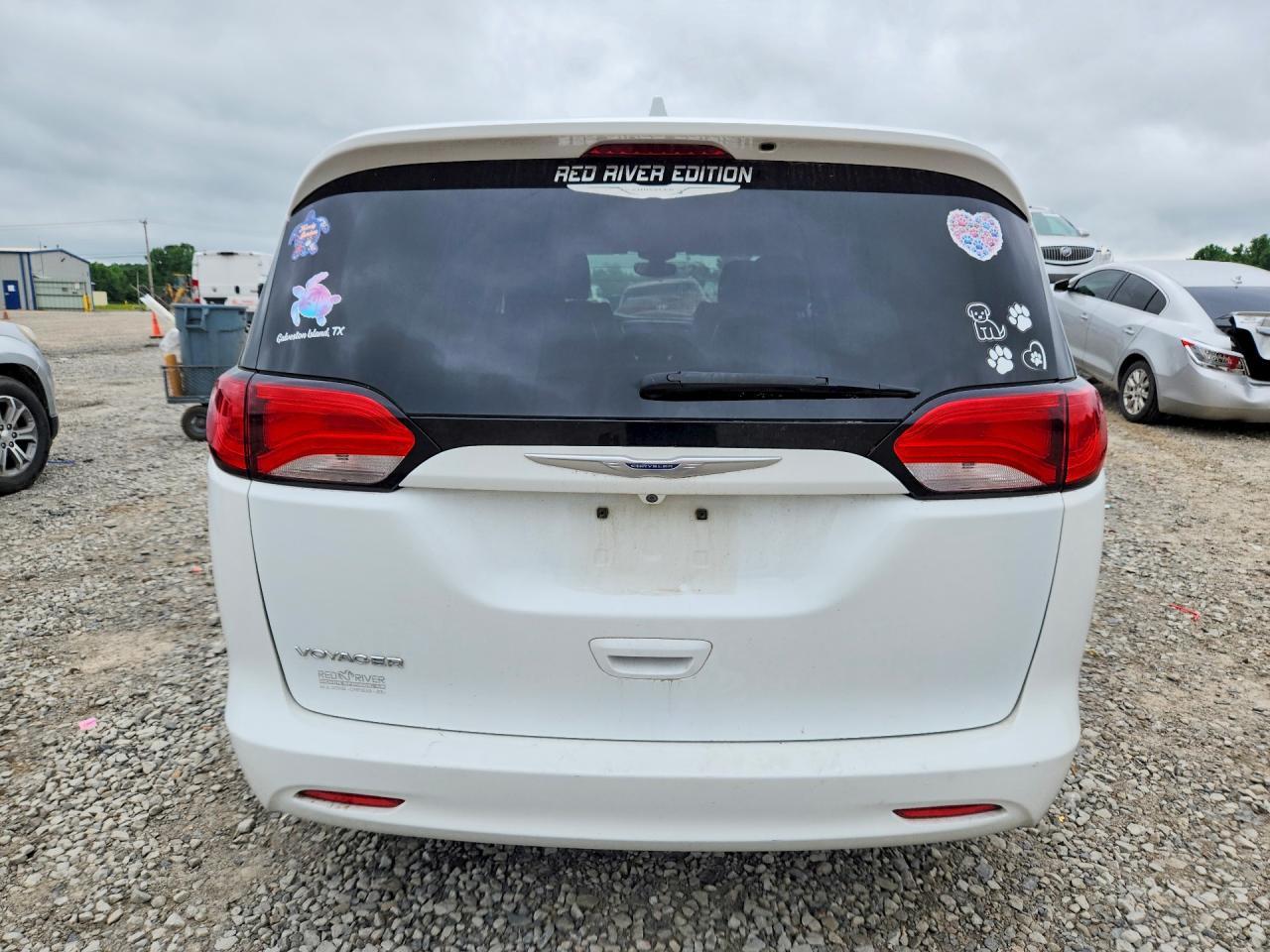 2020 Chrysler Voyager Lxi - Image 6
