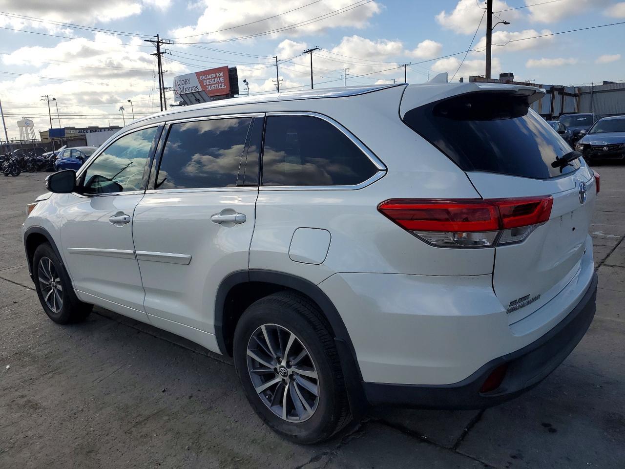 2017 Toyota Highlander Xle - Фото 2