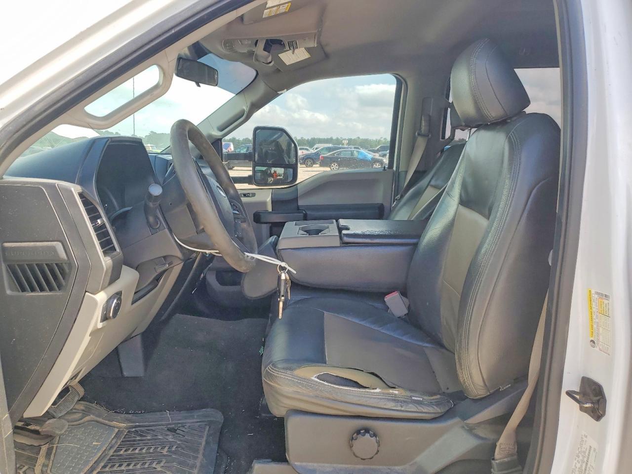 2018 Ford F350 Super Duty - Image 7