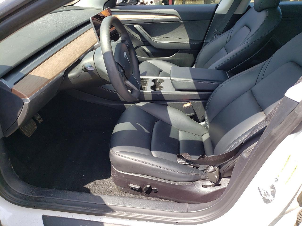 2022 Tesla Model 3 - Image 7