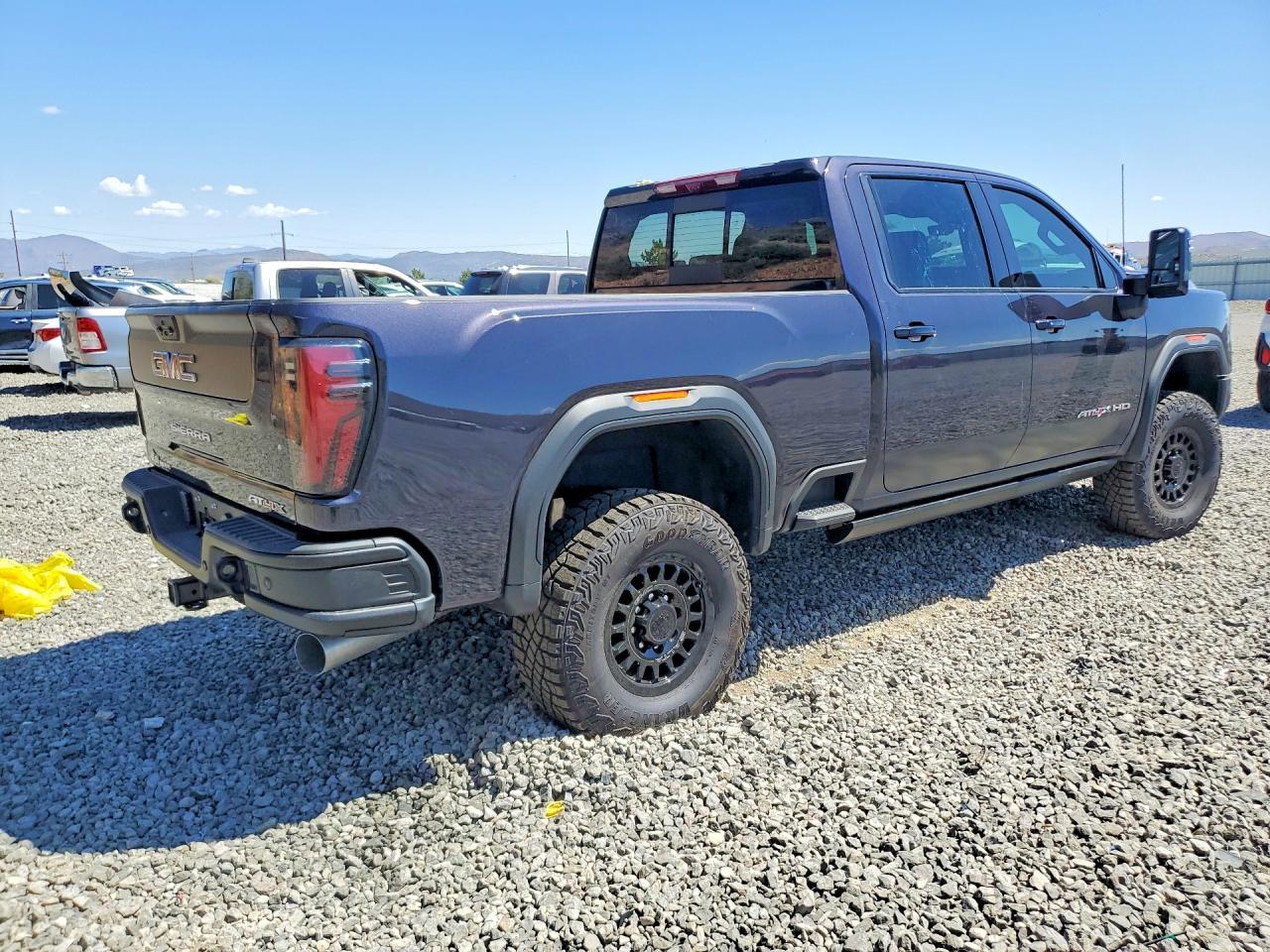 2026 GMC Sierra K2500 At4X - Фото 3