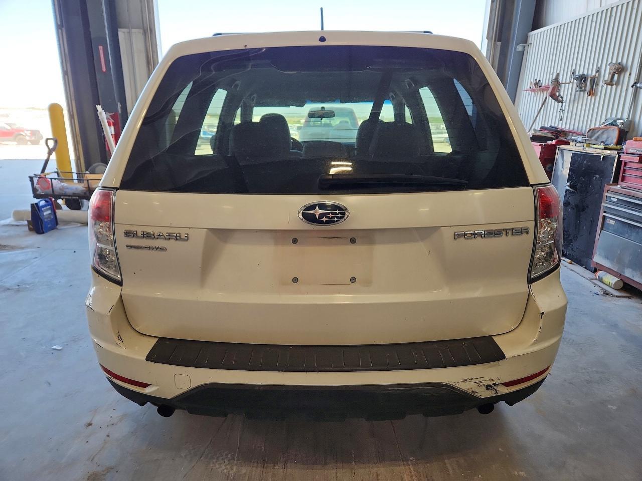 2010 Subaru Forester 2.5X - Фото 6