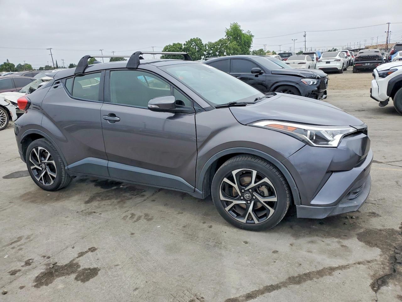 2019 Toyota C-Hr Xle - Image 4
