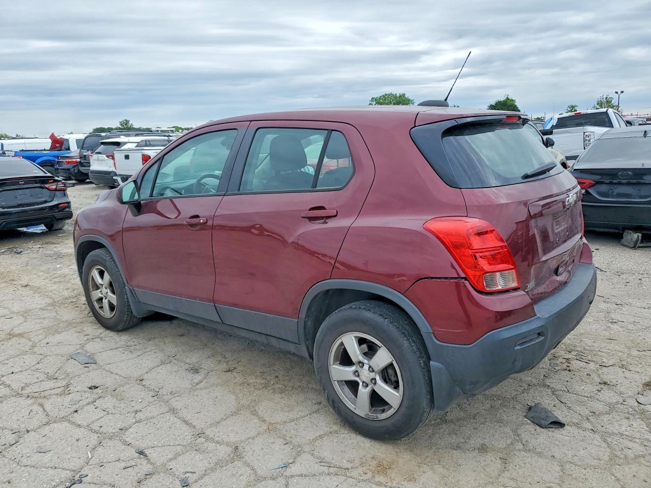 2016 Chevrolet Trax Ls - Фото 2