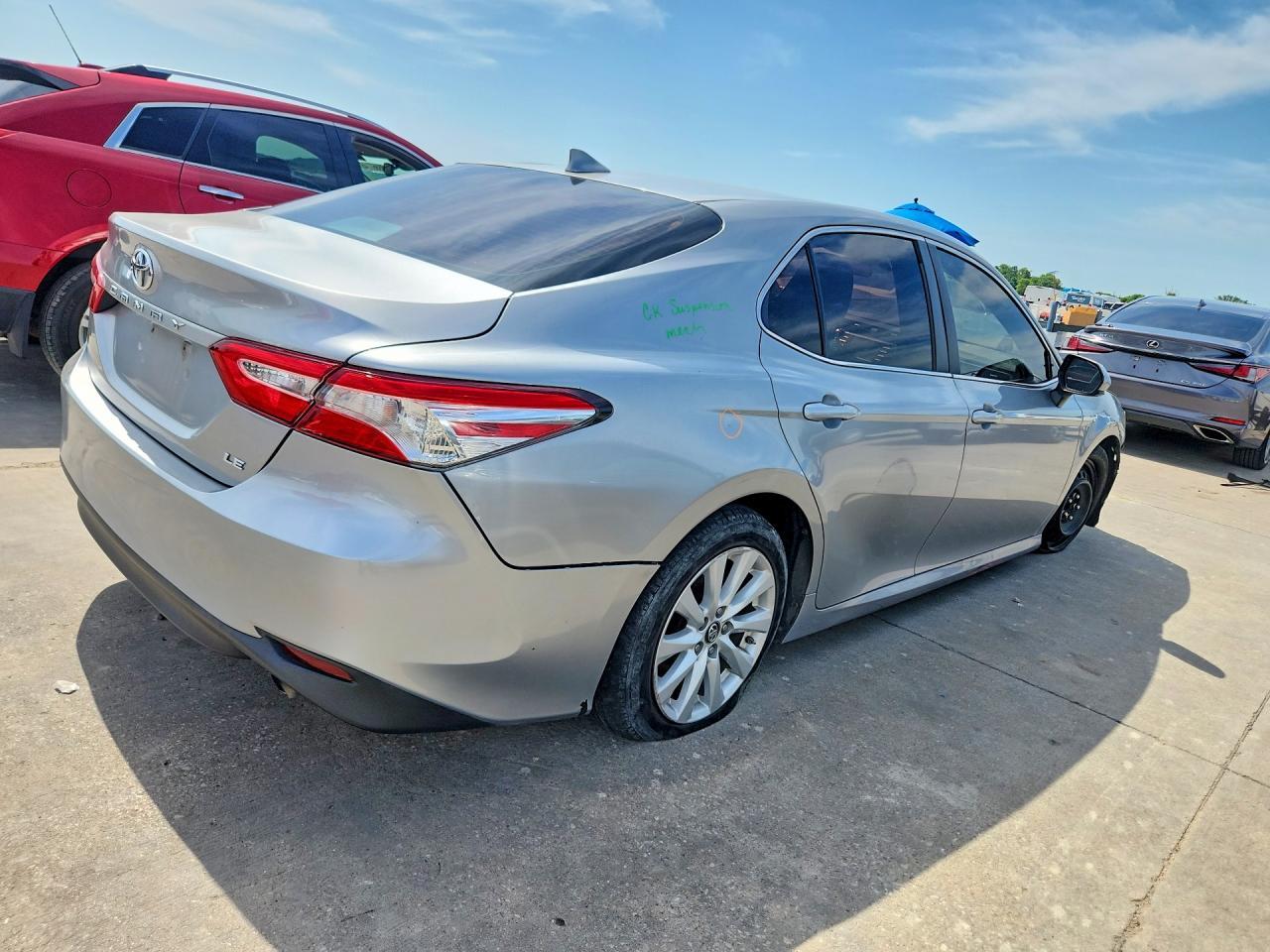 2019 Toyota Camry Le - Фото 3