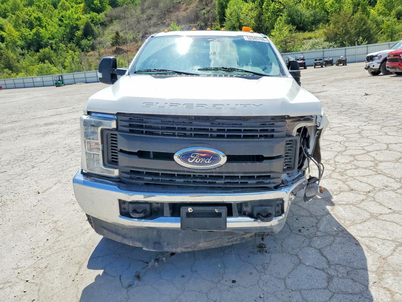 2019 Ford F250 Super Duty - Image 5