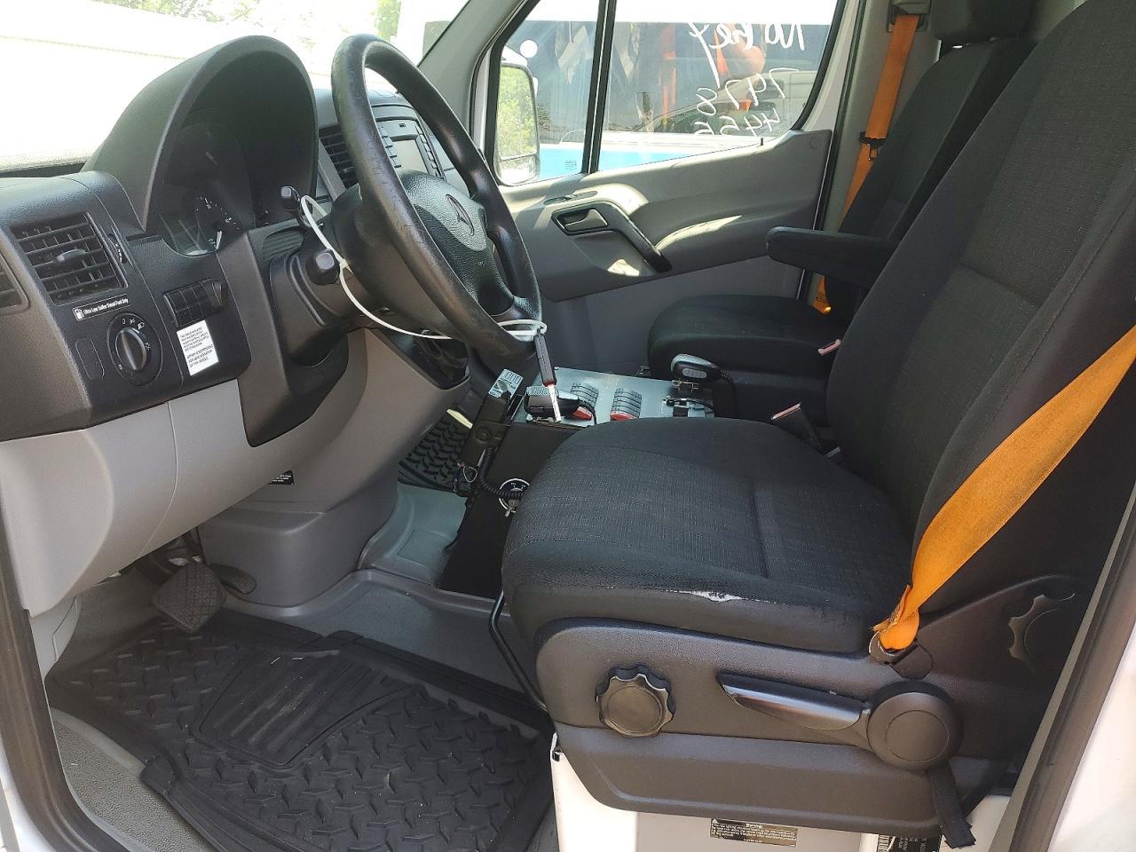2014 Mercedes-Benz Sprinter 2500 Ambulance - Image 7