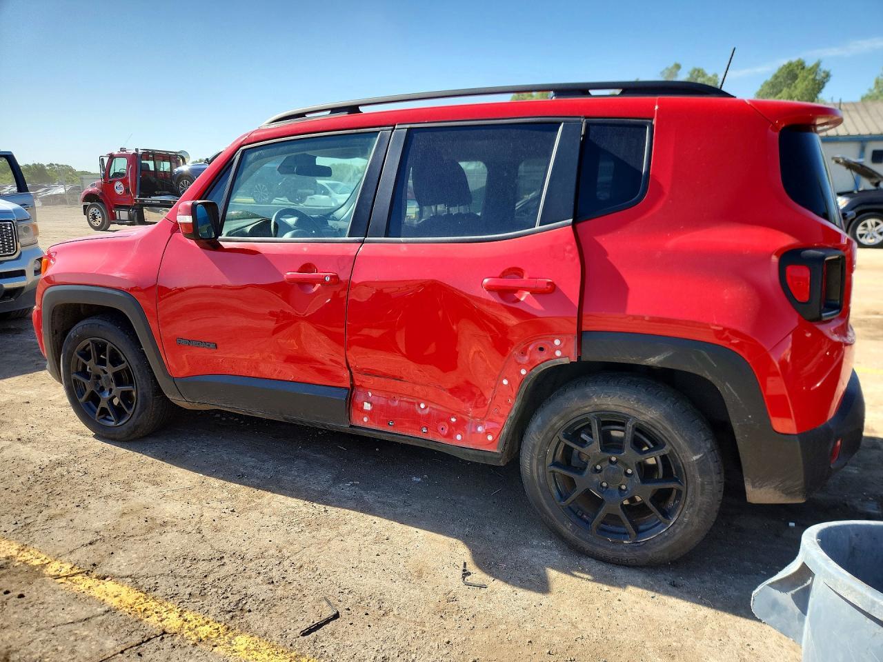 2020 Jeep Renegade Latitude - Image 2