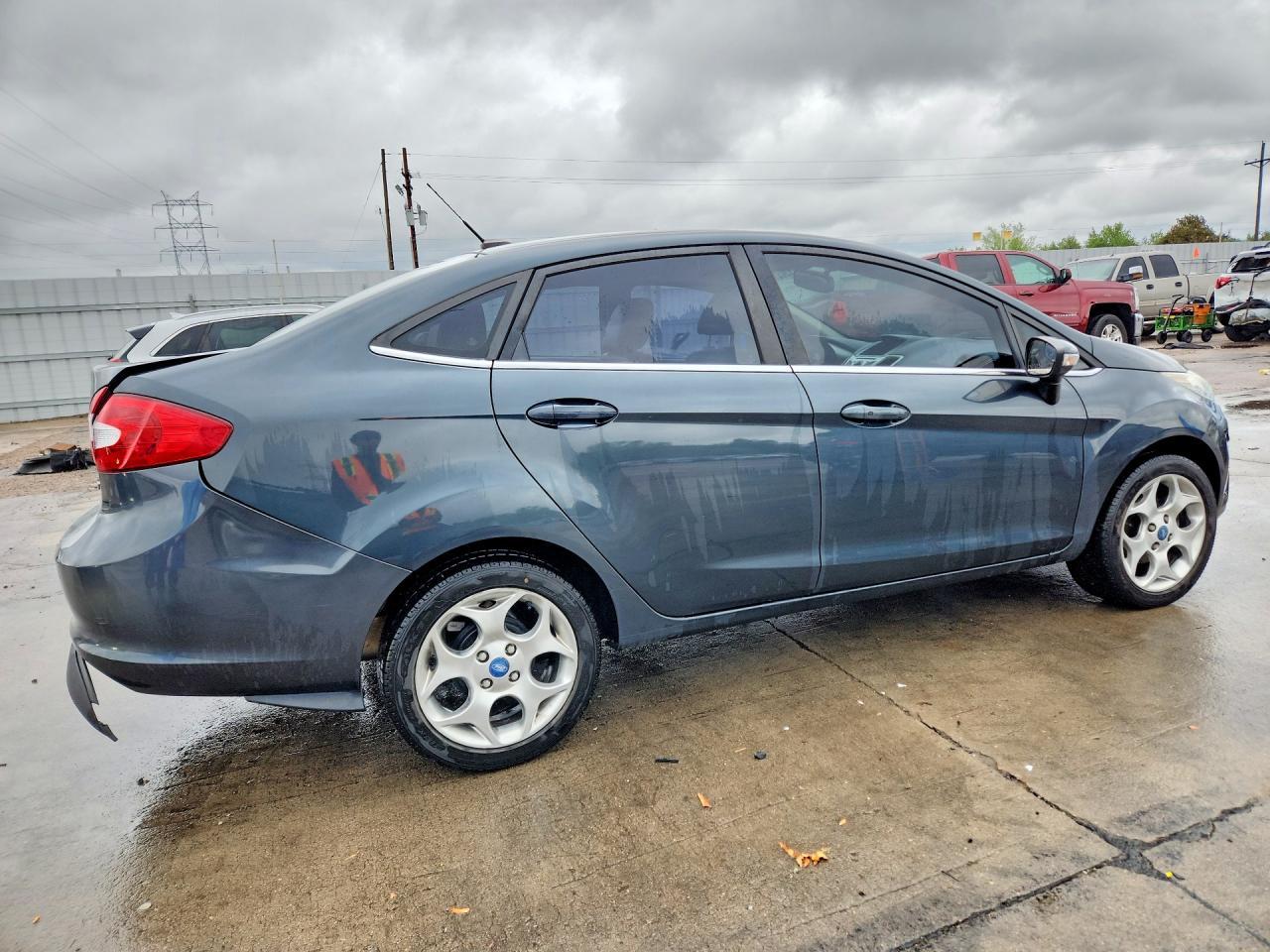 2011 Ford Fiesta Sel - Фото 3