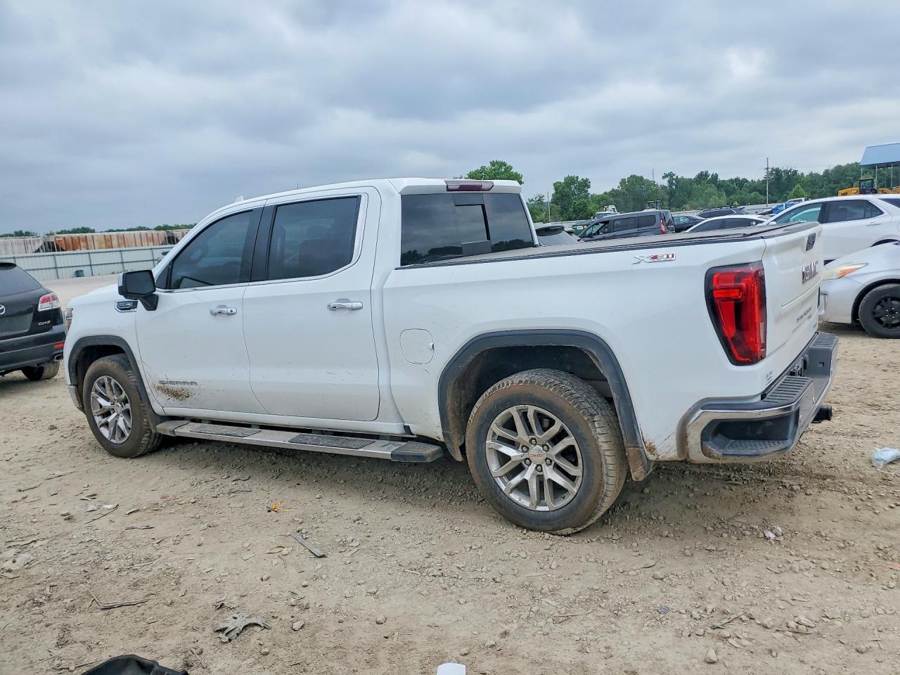 2019 GMC Sierra K1500 Slt - Image 2