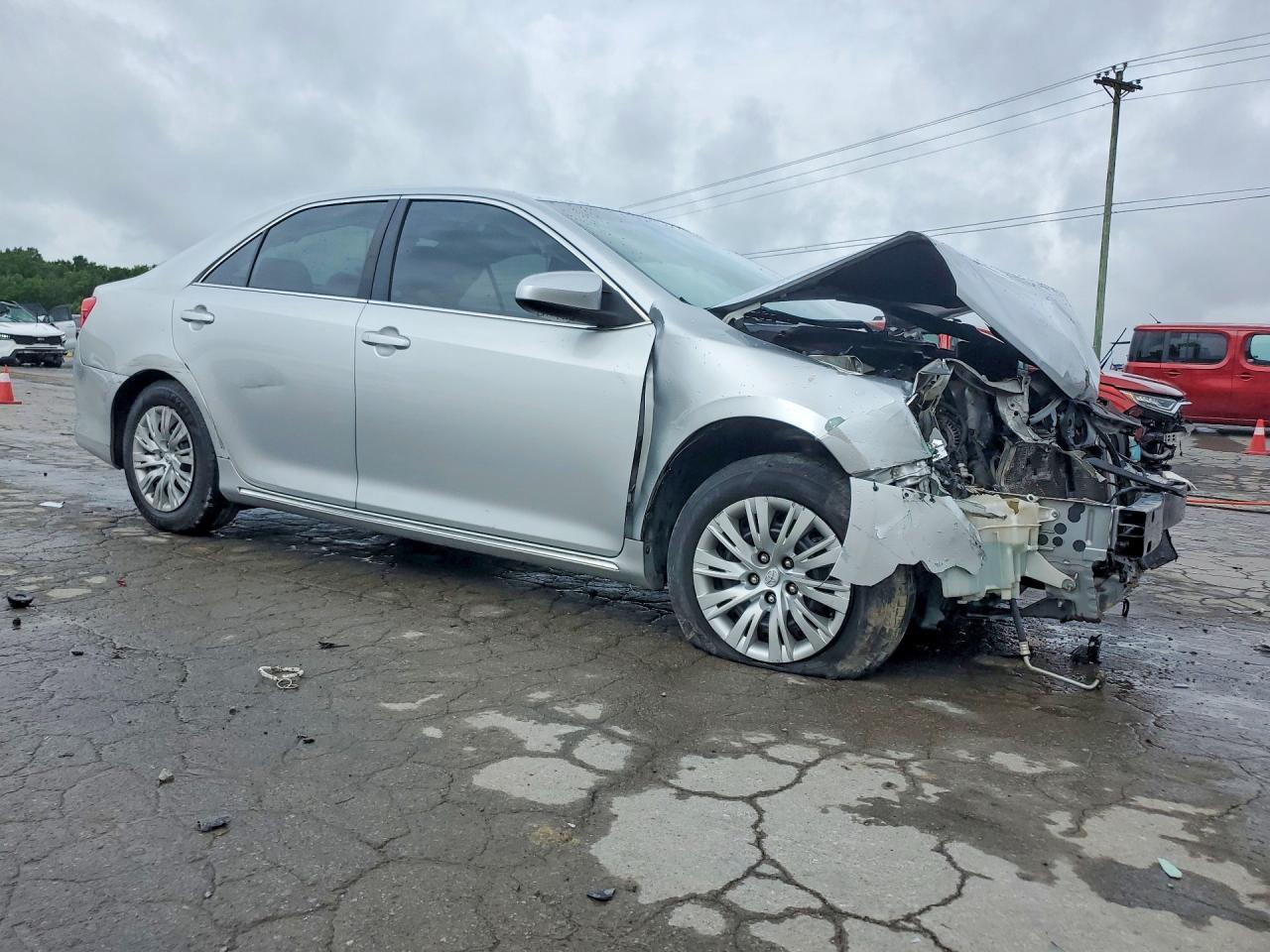 2014 Toyota Camry Le - Фото 4