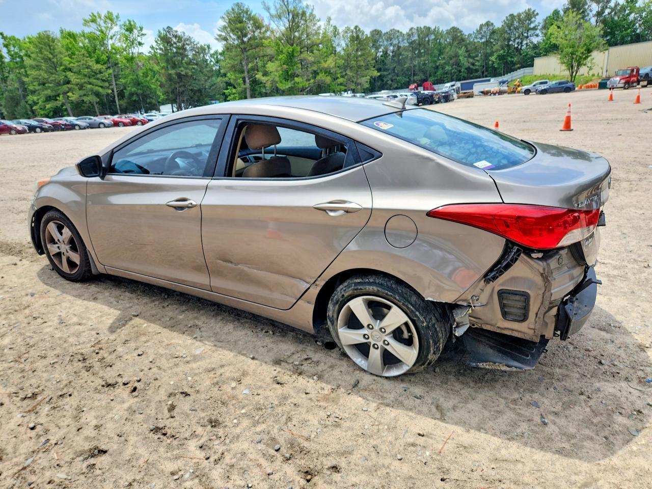 2013 Hyundai Elantra Gls - Фото 2