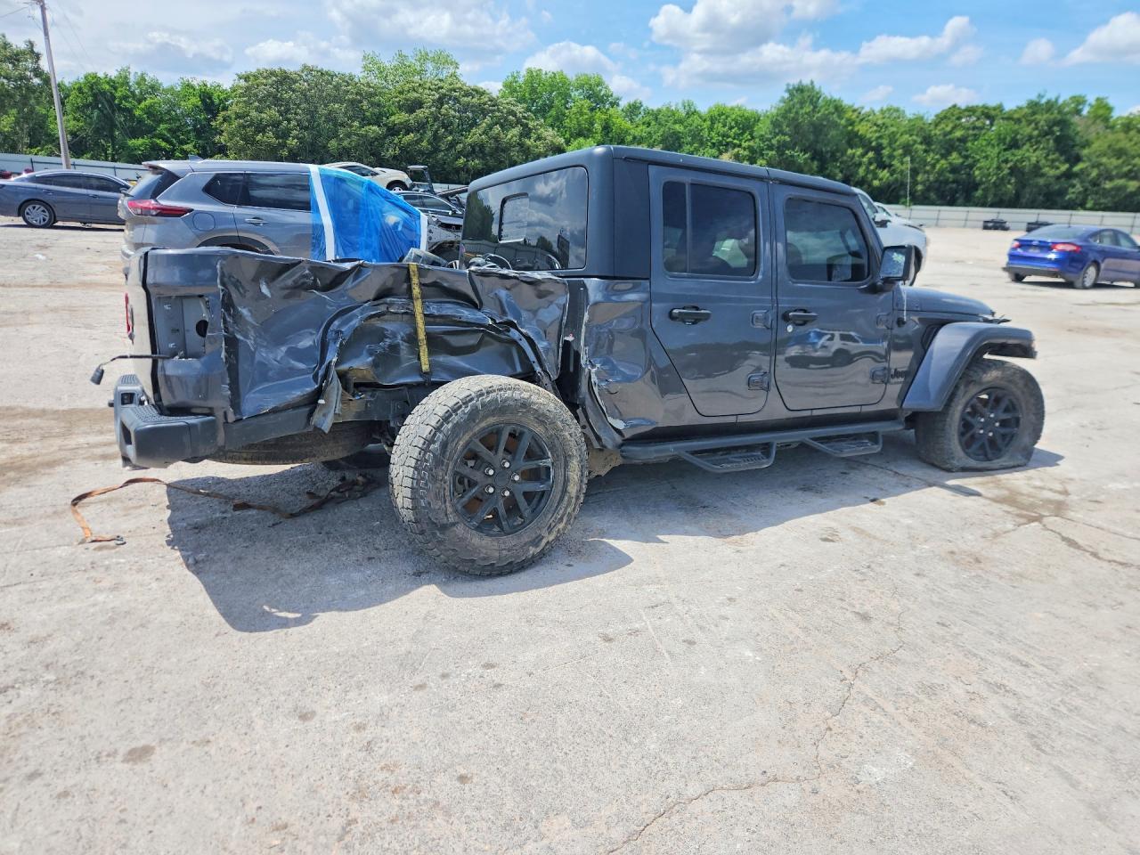 2021 Jeep Gladiator Sport - Image 3