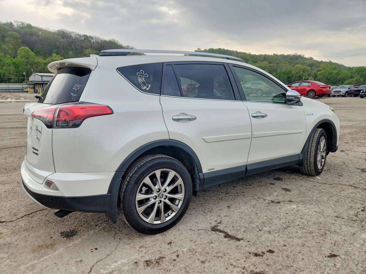 2016 Toyota Rav4 Hv Limited - Image 3