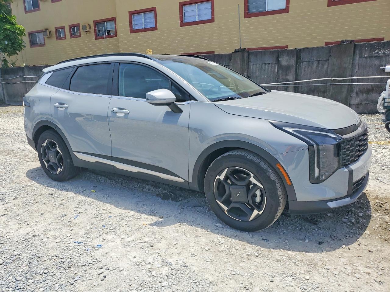 2026 Kia Sportage Ex - Image 4