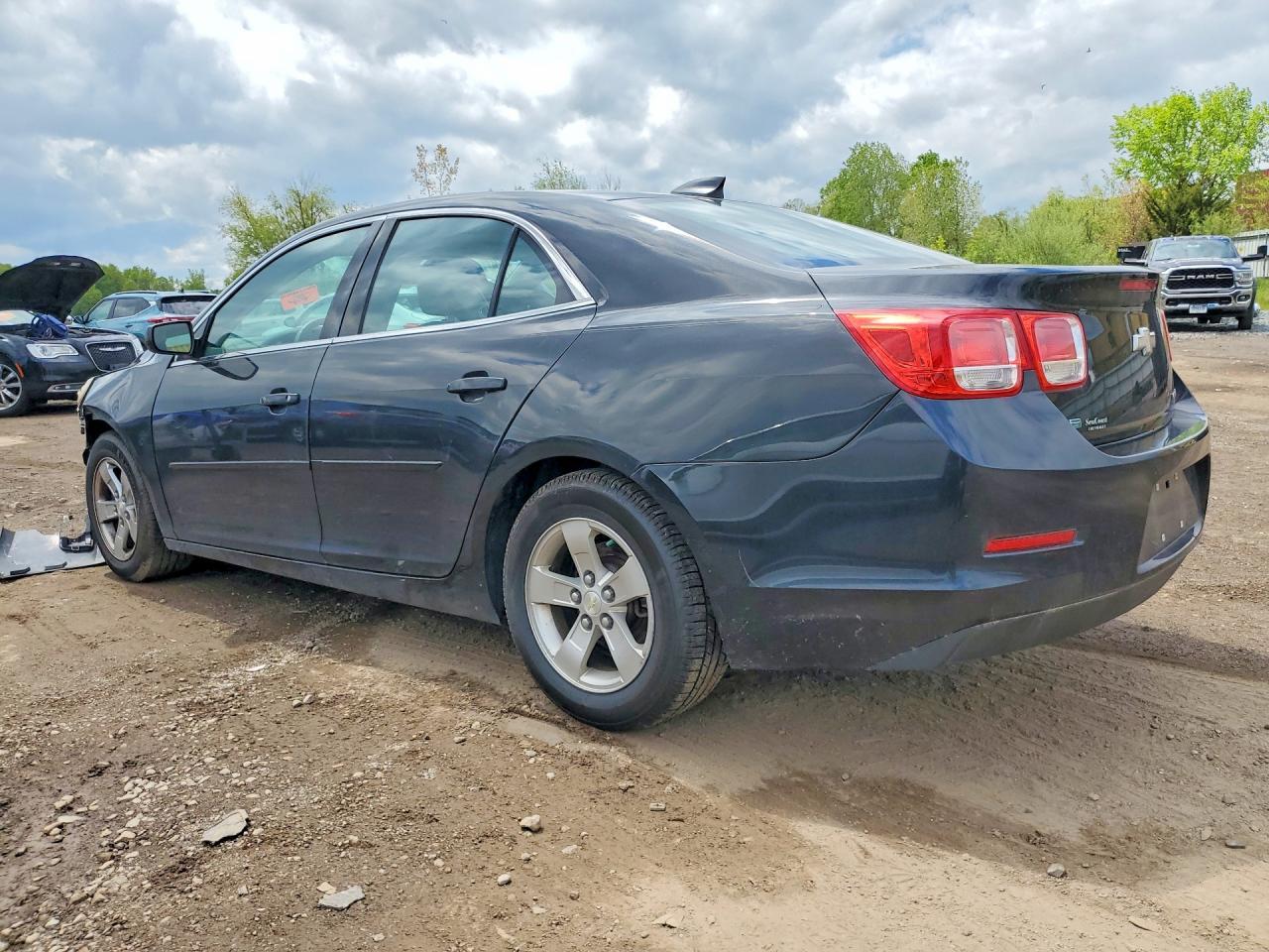 2015 Chevrolet Malibu Ls - Image 2