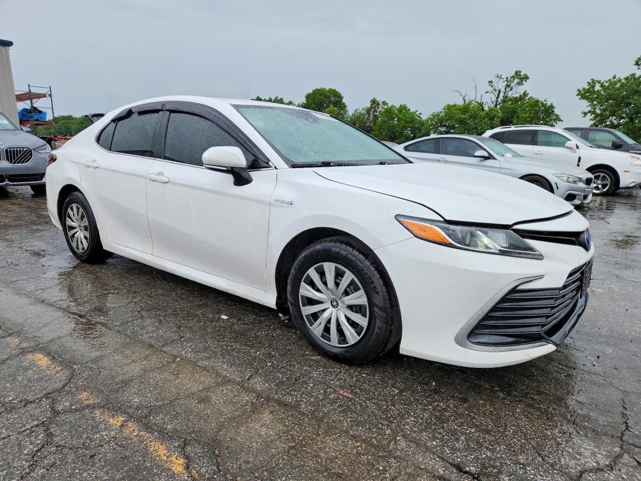 2021 Toyota Camry Le - Image 4
