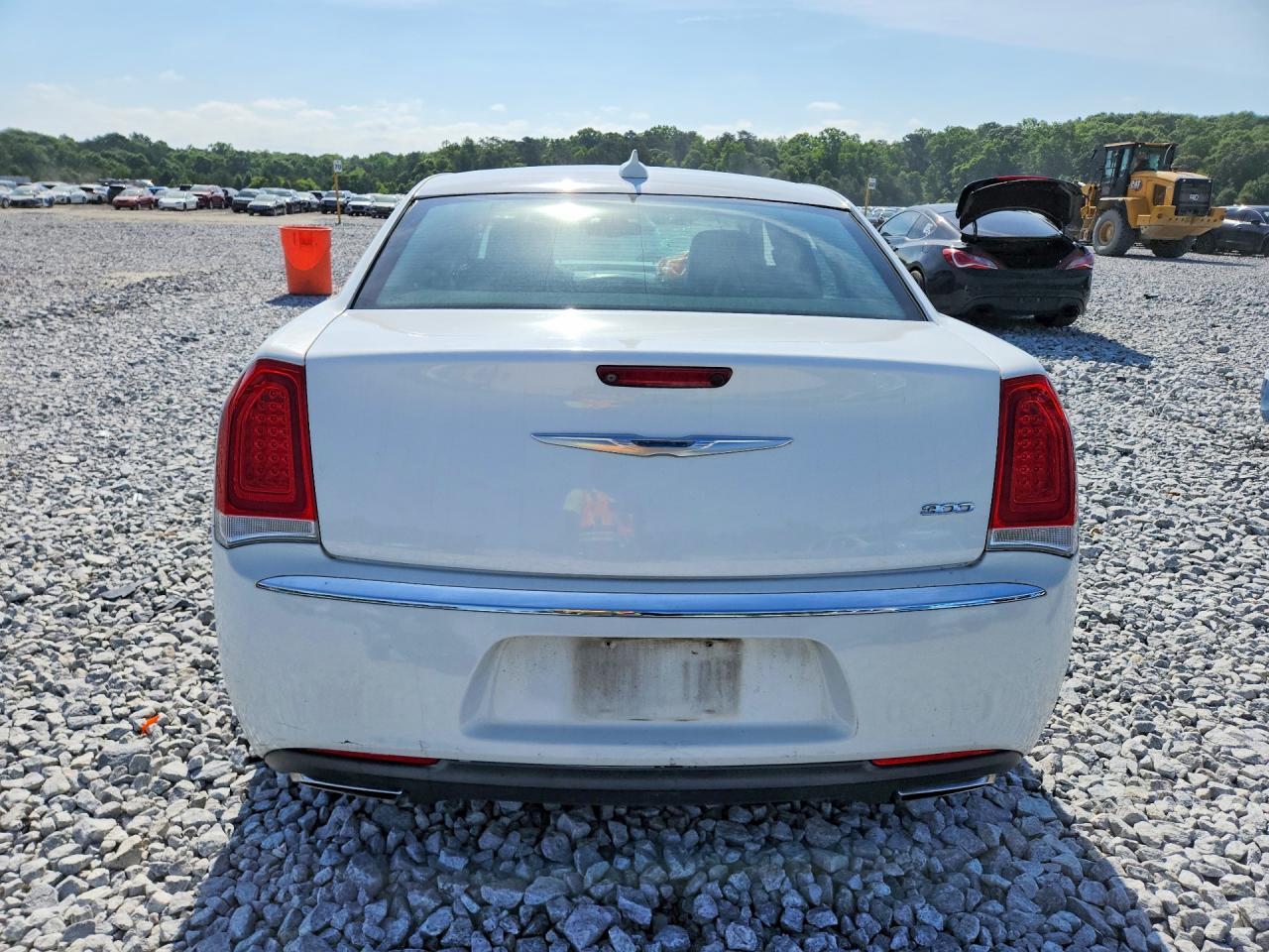 2015 Chrysler 300 Limited - Image 6