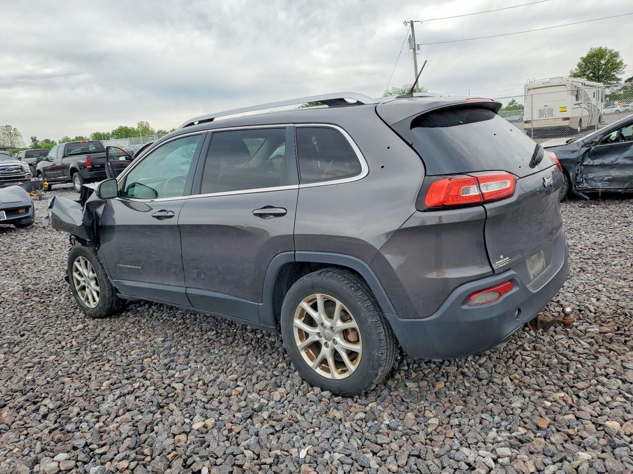 2014 Jeep Cherokee Latitude - Image 2
