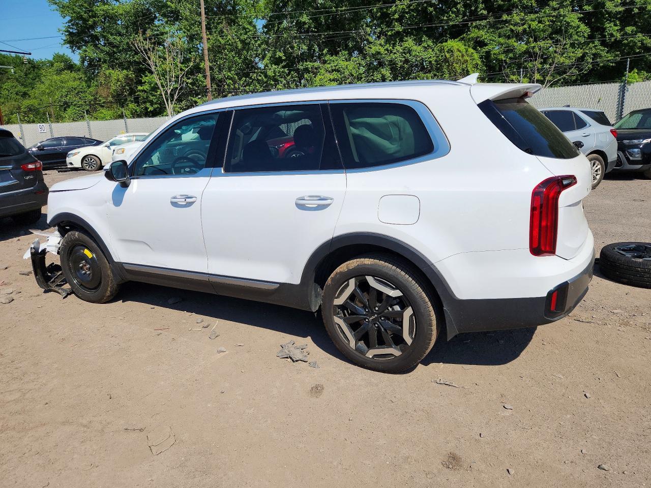2025 Kia Telluride S - Image 2