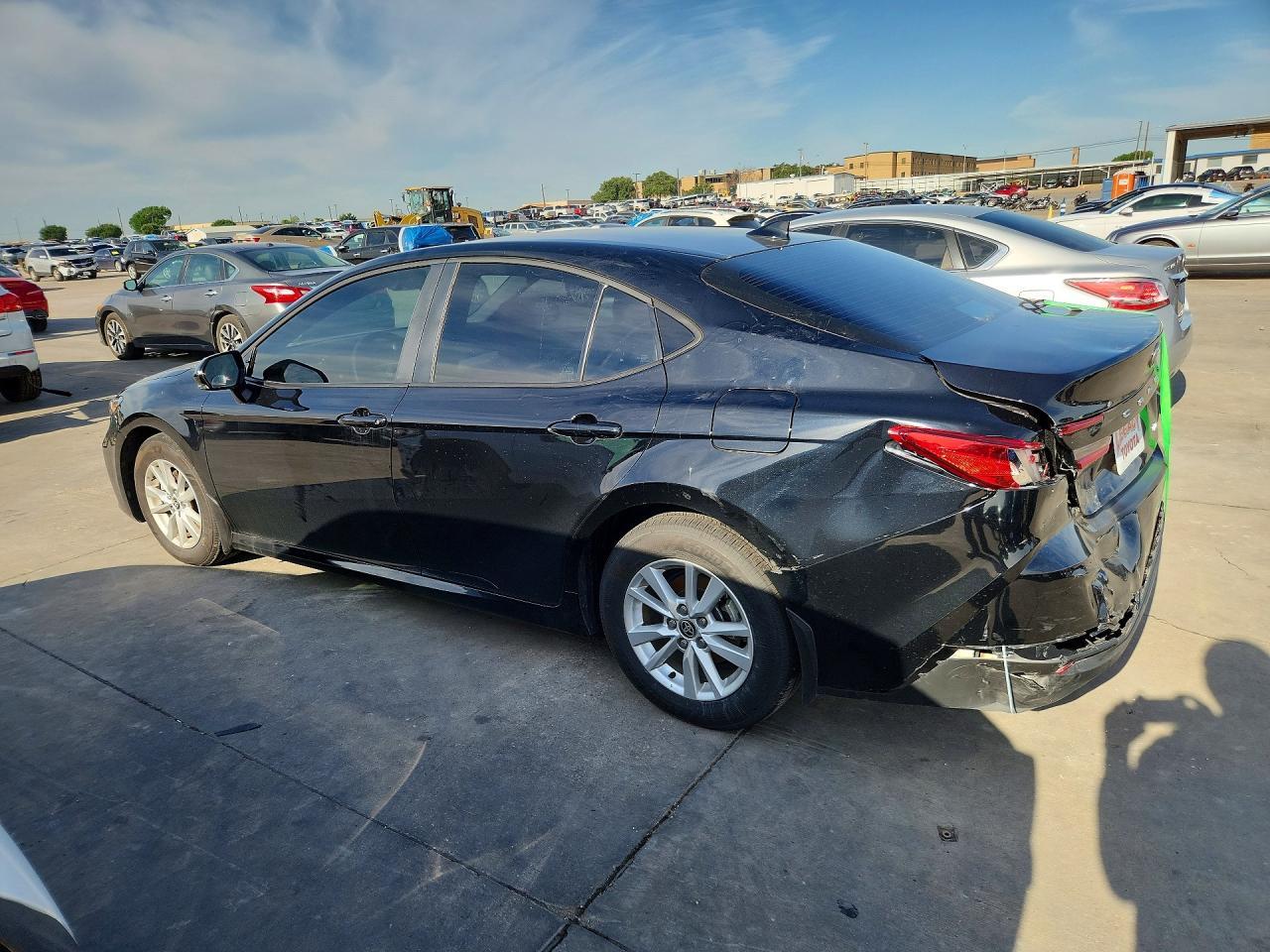 2025 Toyota Camry Le - Фото 2