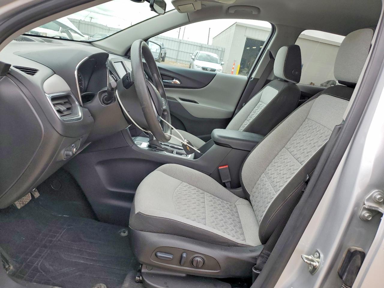 2022 Chevrolet Equinox Ls - Image 7