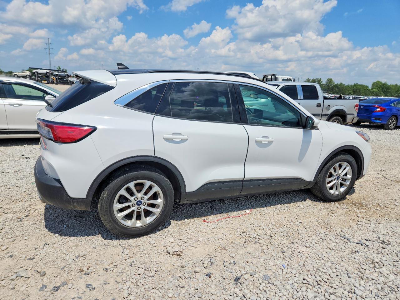 2020 Ford Escape Se - Фото 3