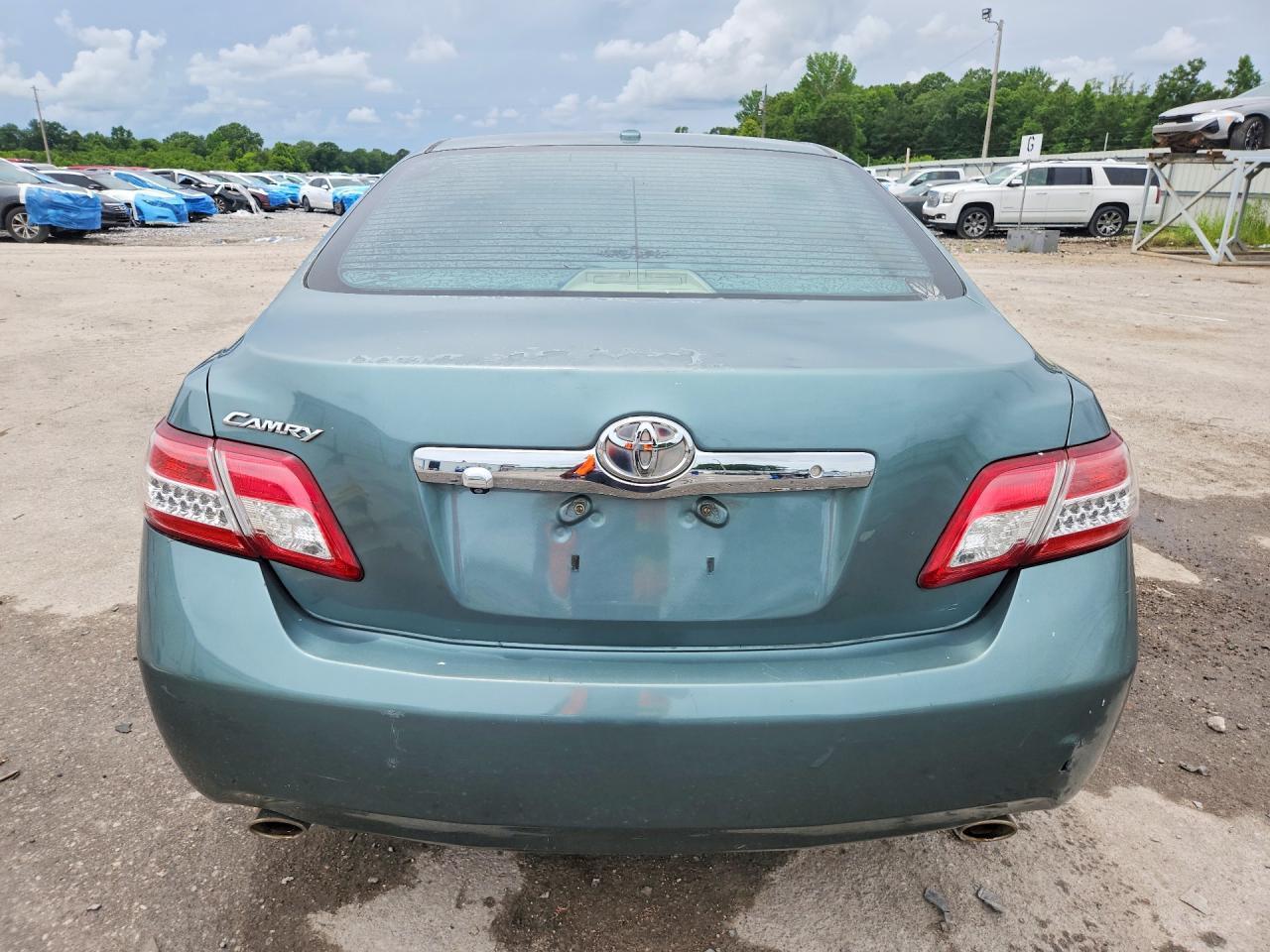 2011 Toyota Camry Xle V6 - Фото 6