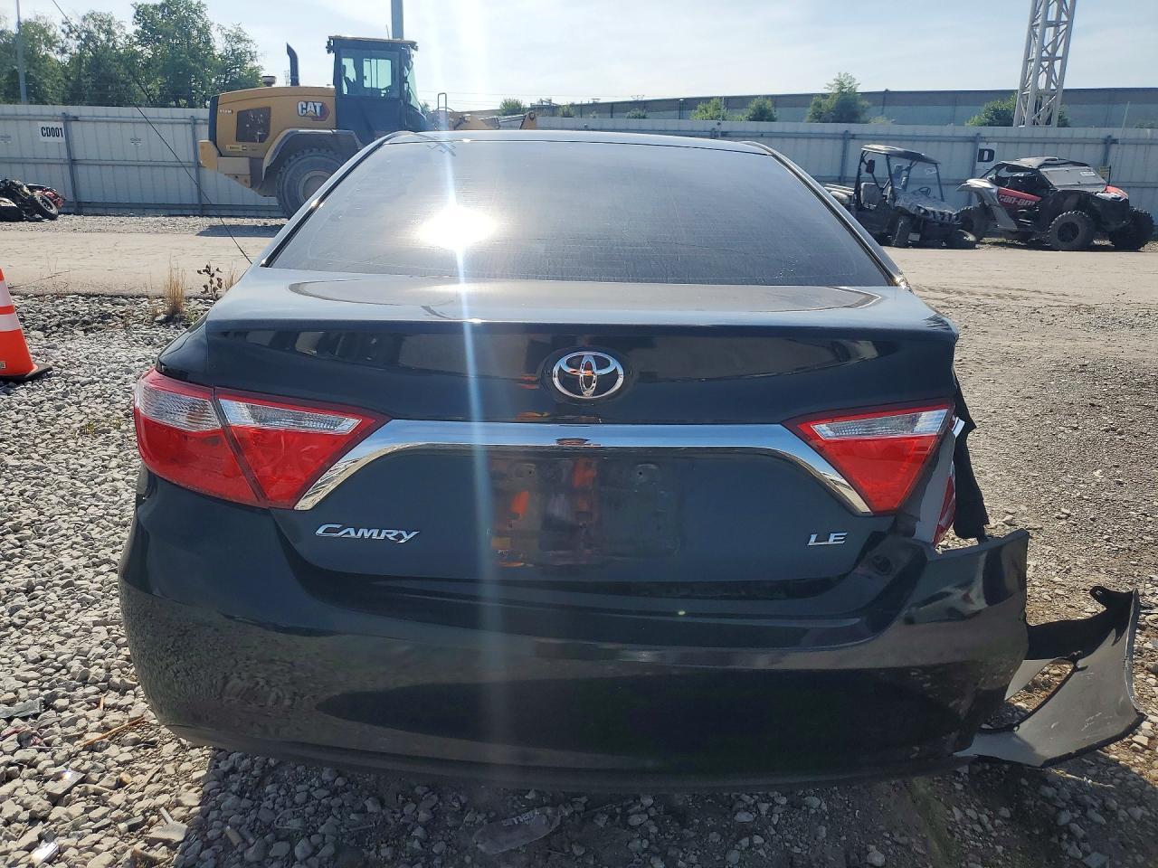 2016 Toyota Camry Le - Фото 6