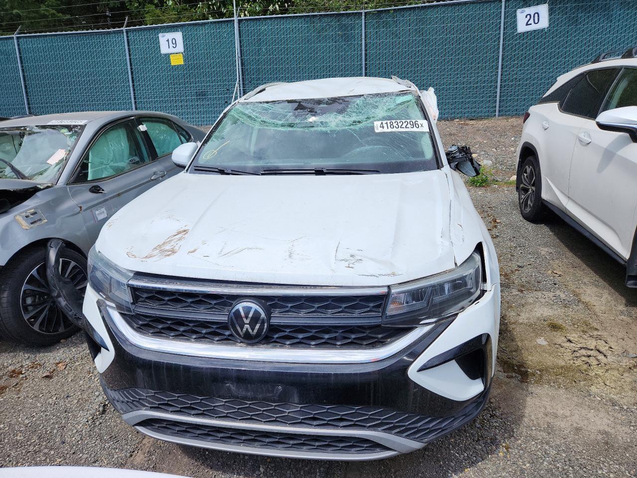 2024 Volkswagen Taos Se - Image 5