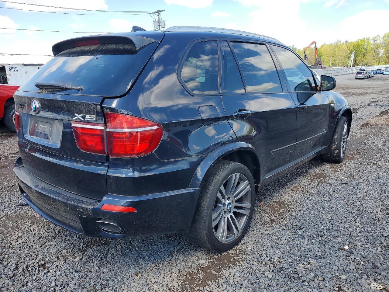 2011 BMW X5 xDrive35I - Фото 3