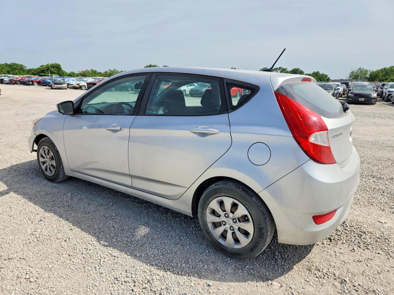 2017 Hyundai Accent Se - Image 2