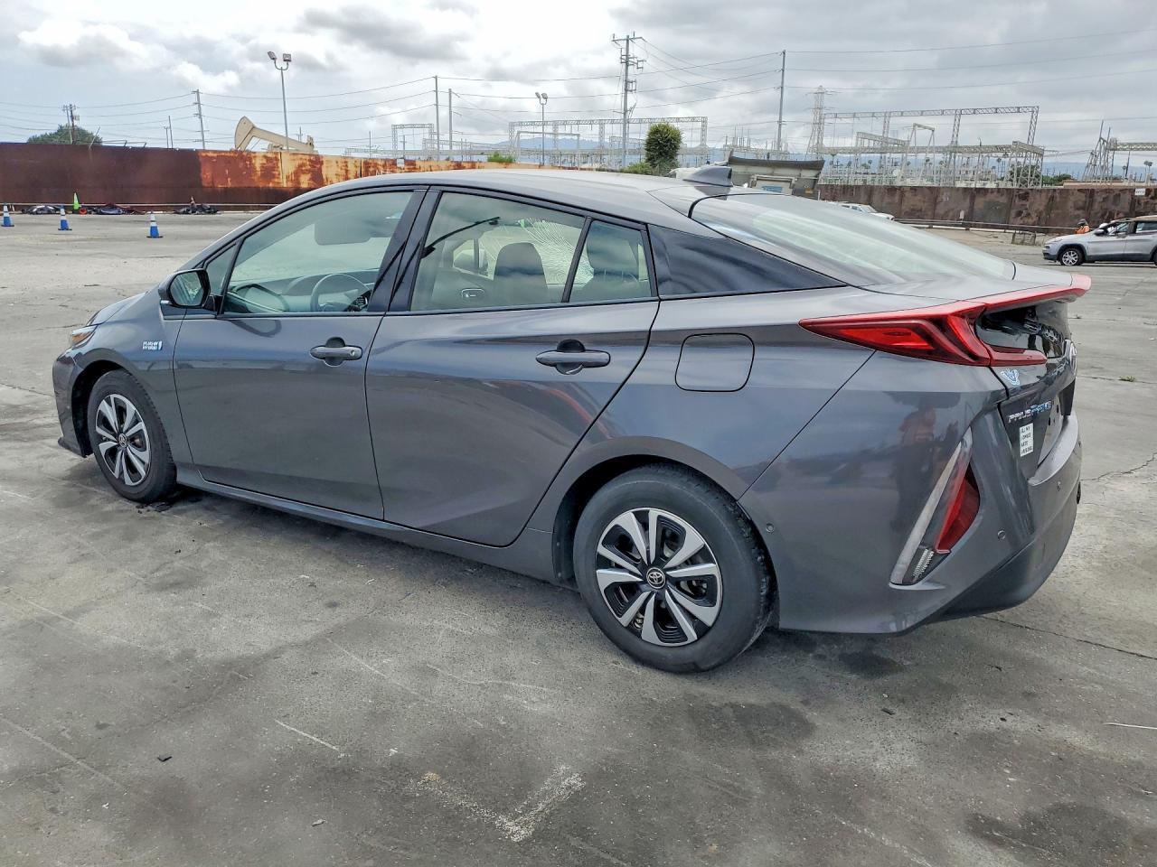 2019 Toyota Prius Prime Advanced - Фото 2