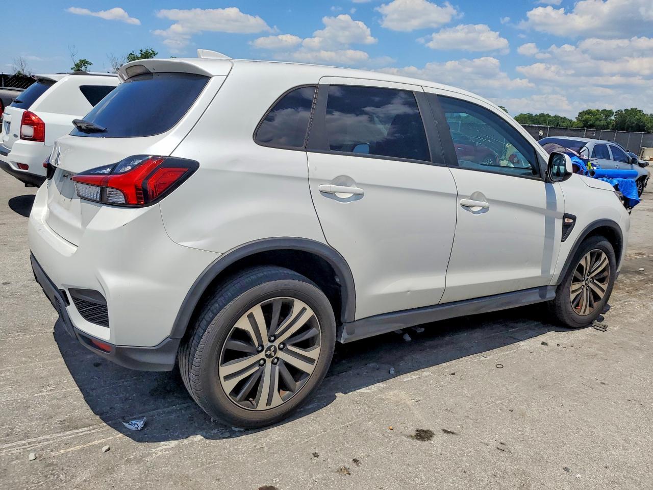 2020 Mitsubishi Outlander Sport Es - Фото 3