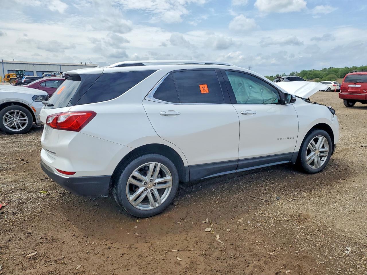 2020 Chevrolet Equinox Premier - Image 3