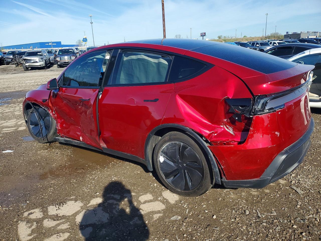 2026 Tesla Model Y - Фото 2