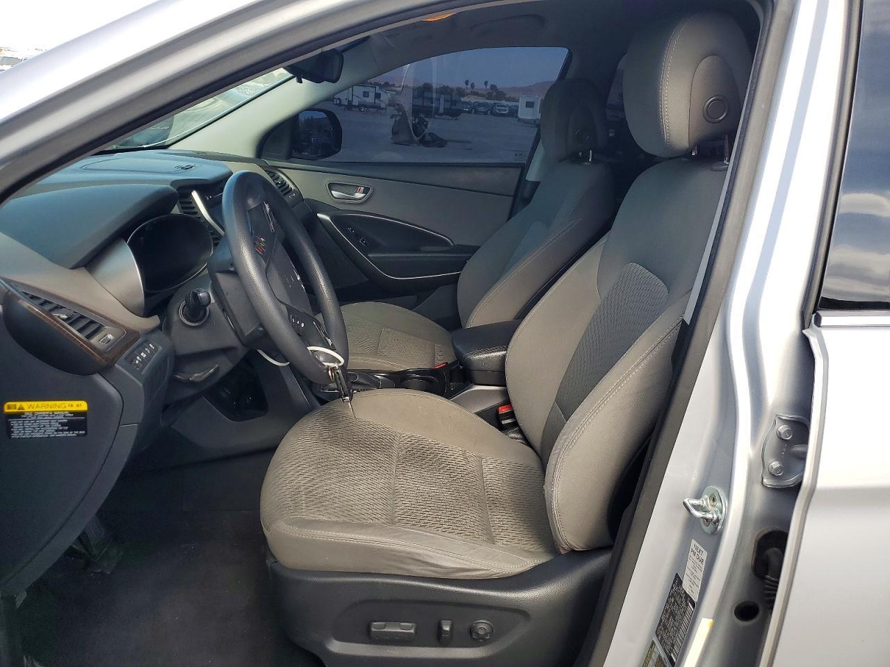 2017 Hyundai Santa Fe Se - Image 7