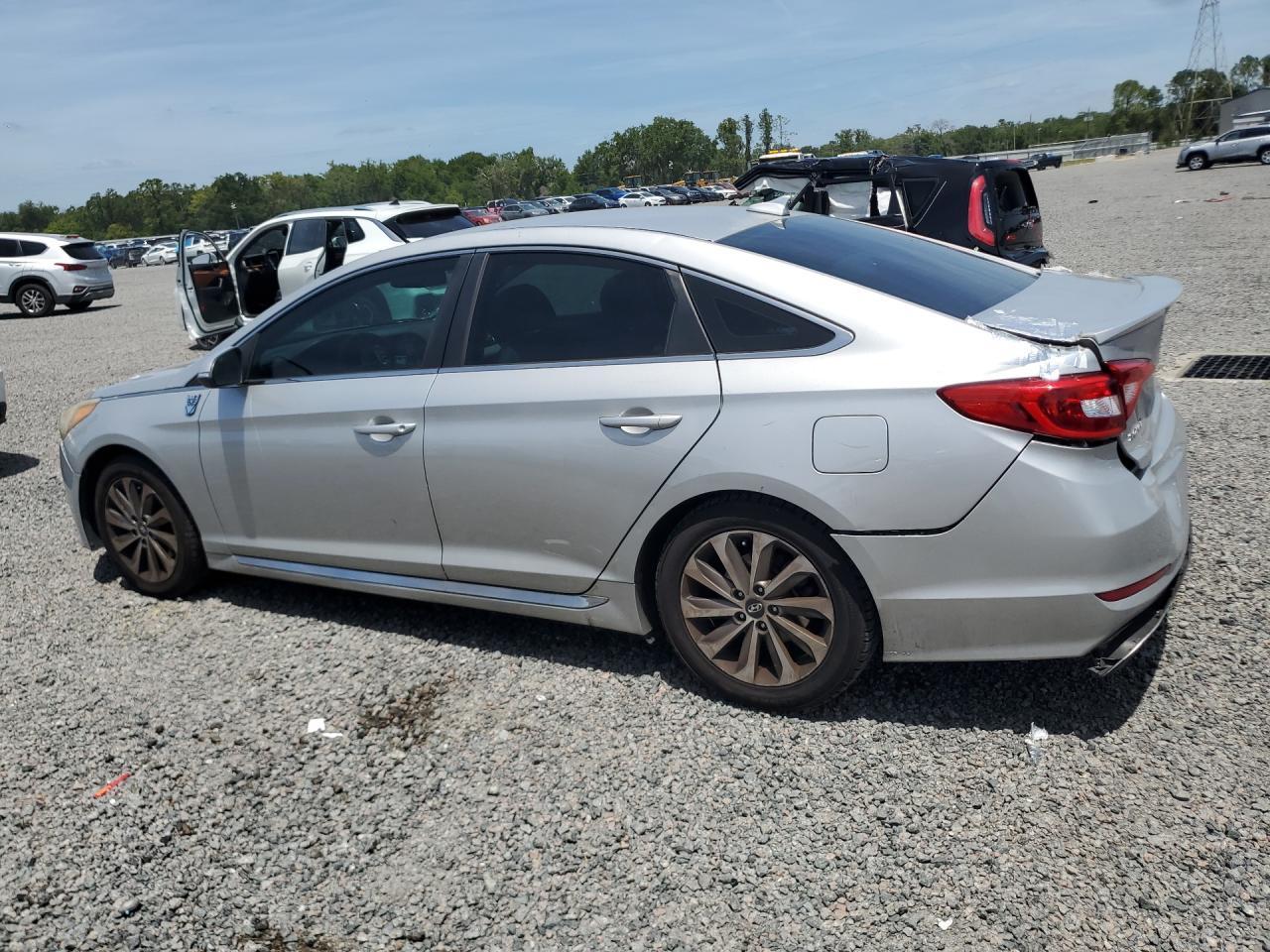 2015 Hyundai Sonata Sport - Image 2