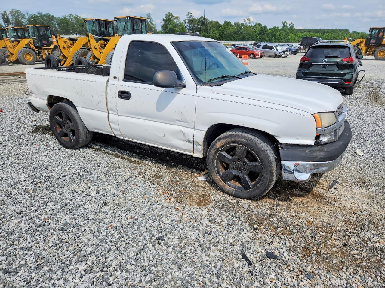 2004 Chevrolet Silverado C1500 - Image 4
