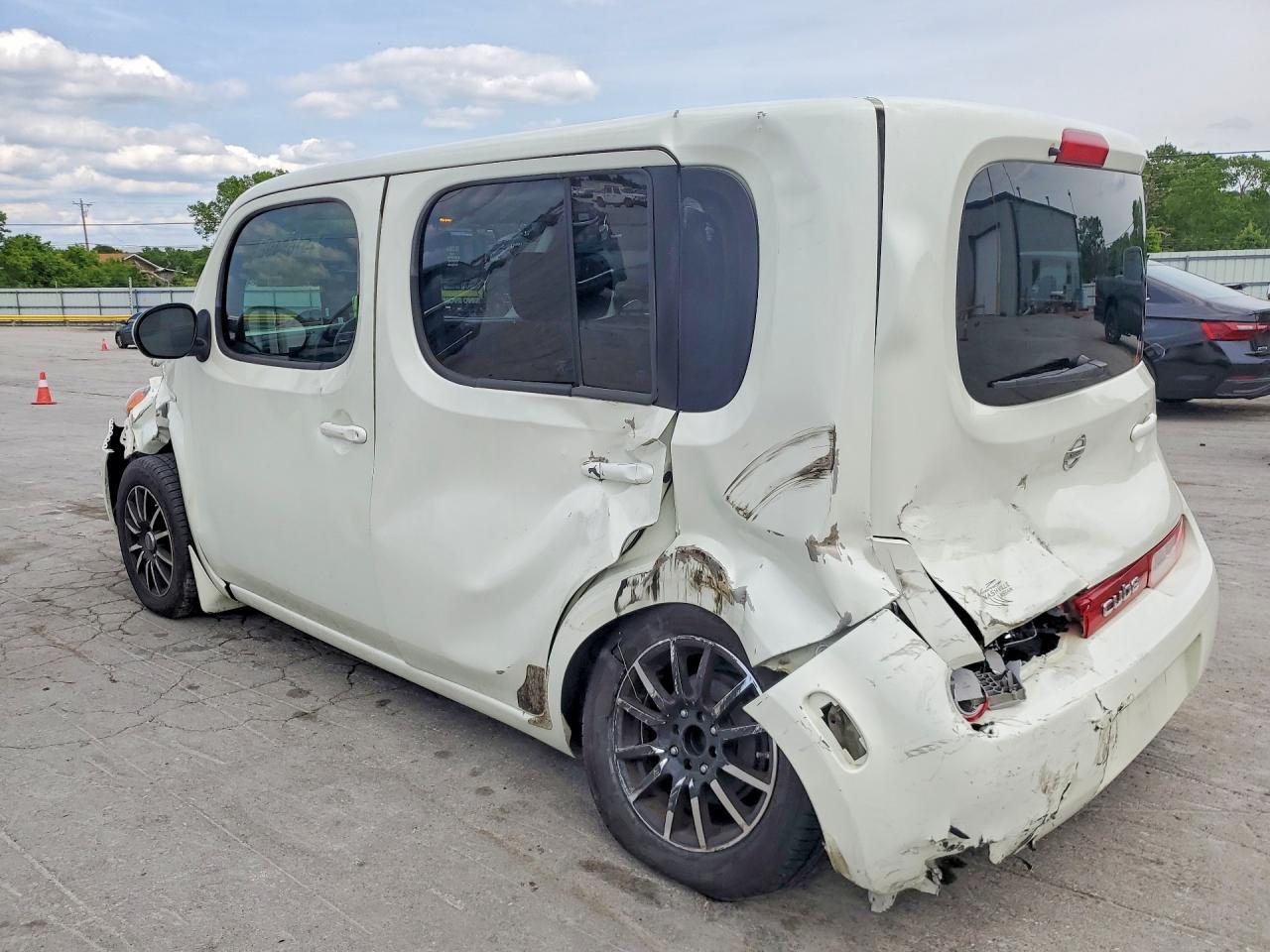 2011 Nissan Cube 1.8 - Фото 2