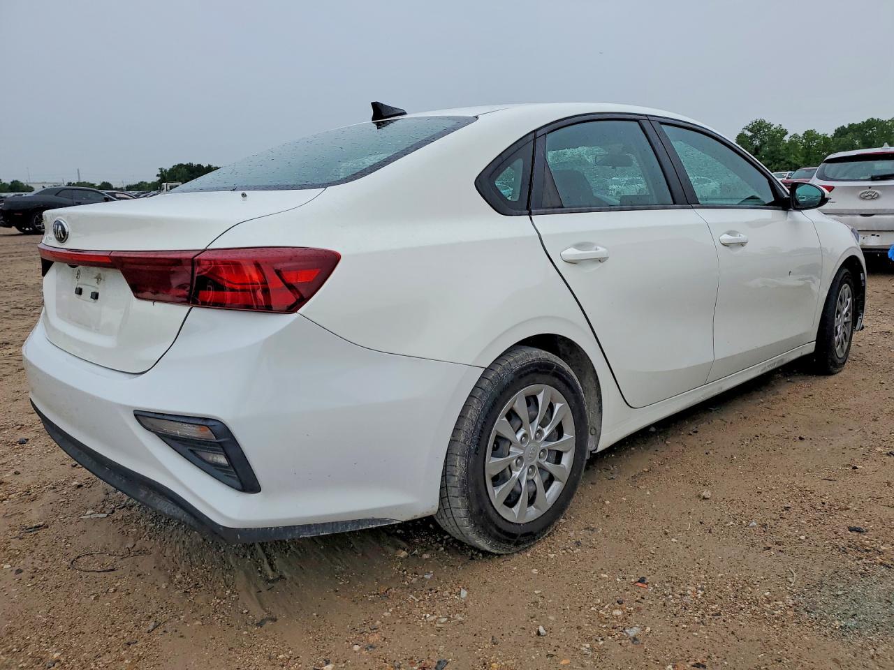 2021 Kia Forte Fe - Image 3