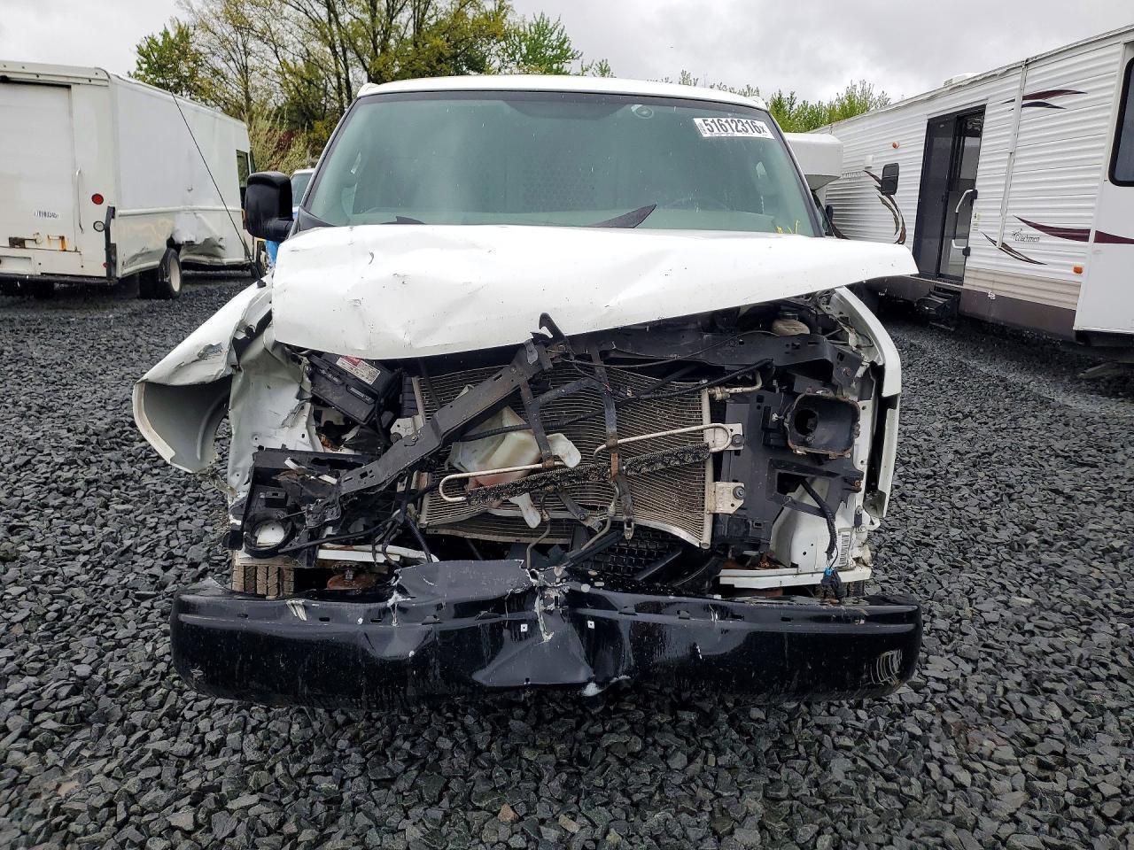 2016 Chevrolet Express G2500 - Image 5