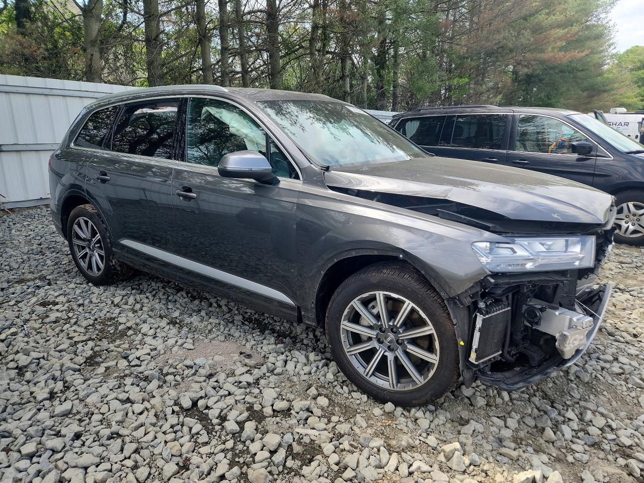 2019 Audi Q7 Premium Plus - Image 4