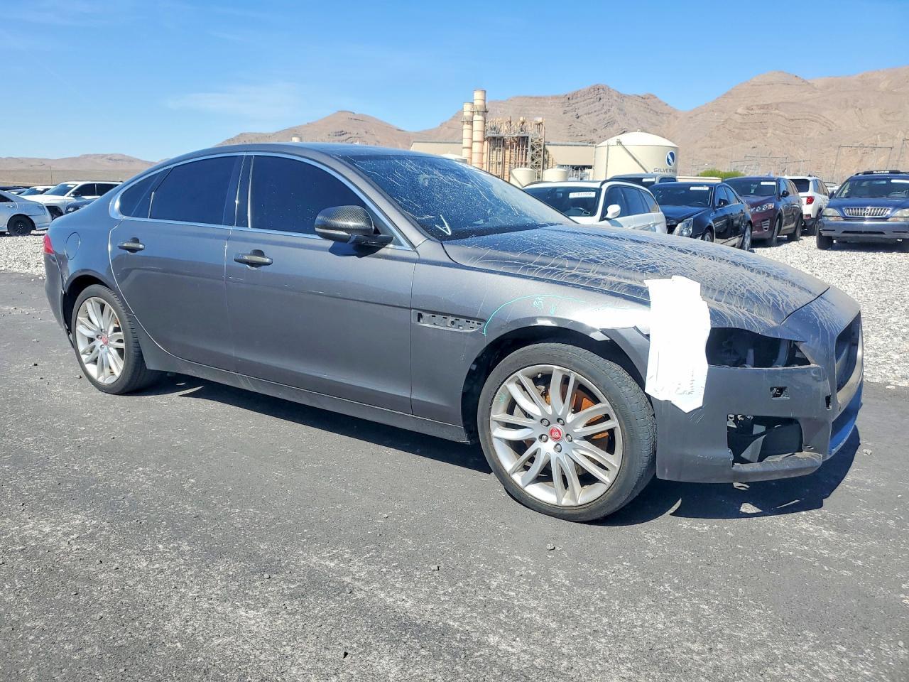 2017 Jaguar Xf Prestige - Image 4