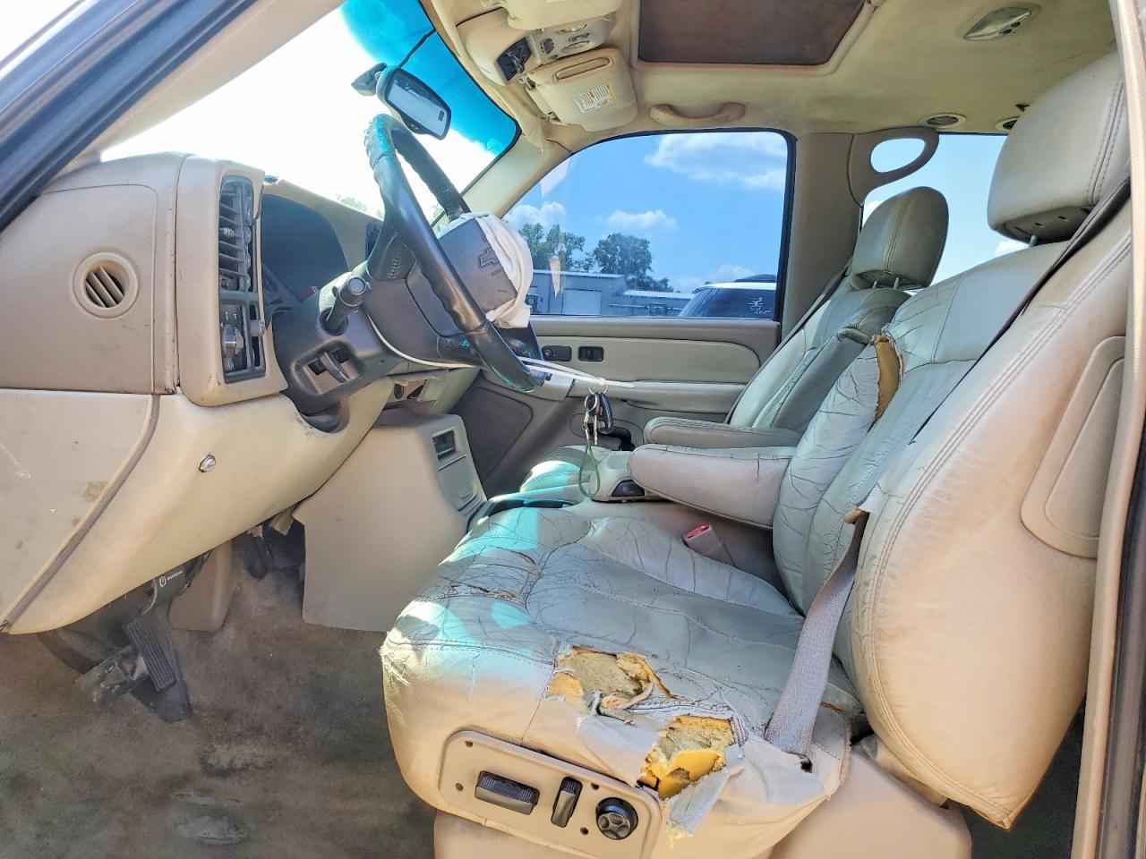 2002 Chevrolet Tahoe K1500 - Image 7