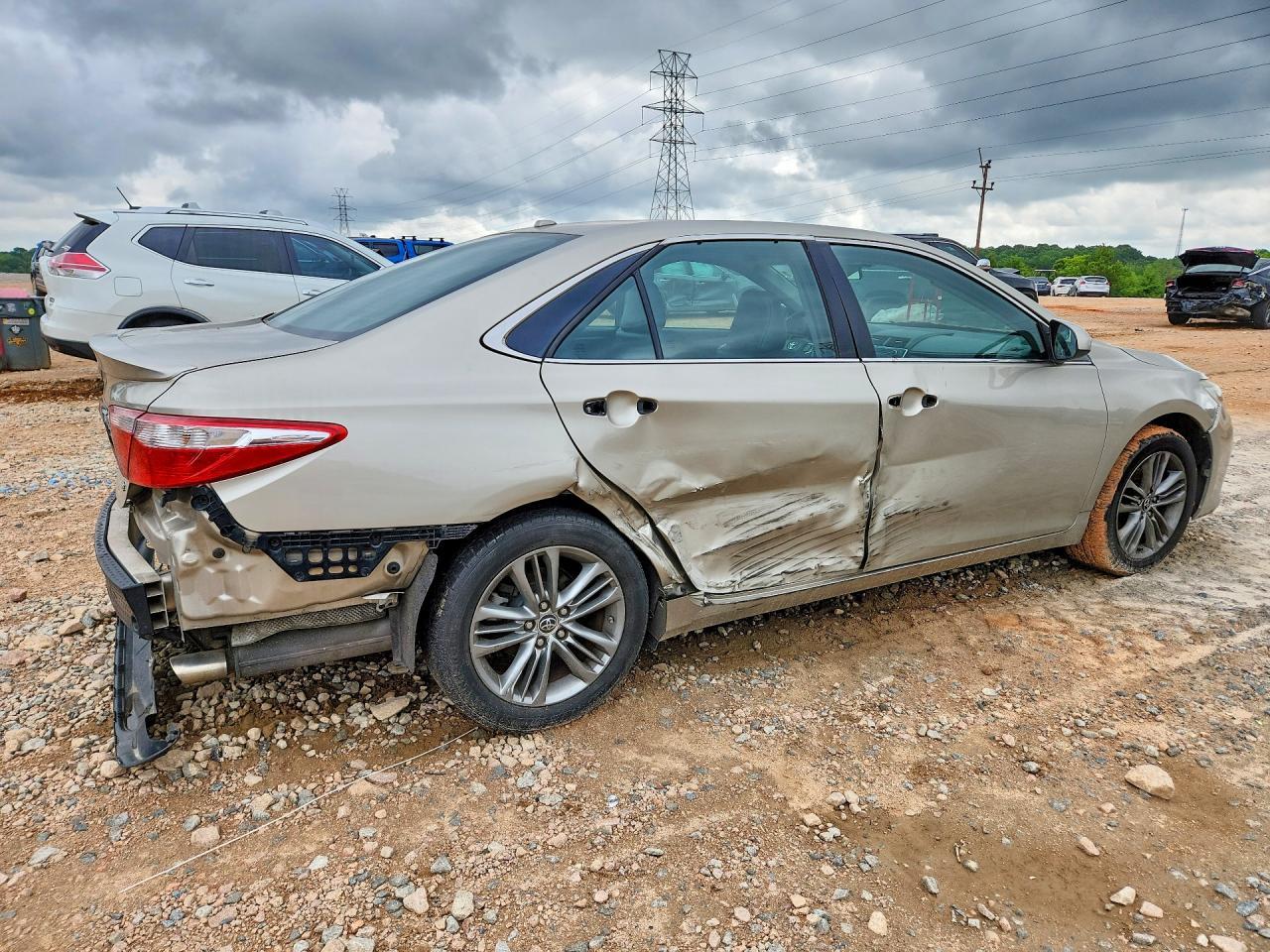 2015 Toyota Camry Se - Image 3
