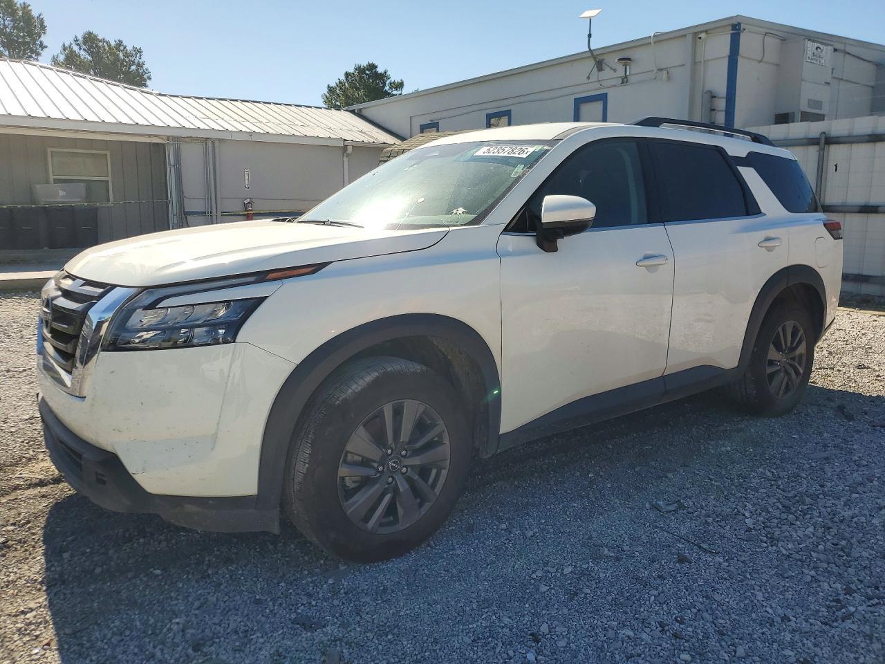2023 Nissan Pathfinder Sv
