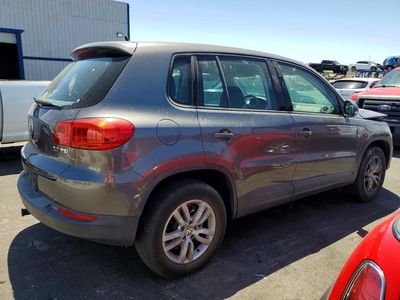 2012 Volkswagen Tiguan S - Фото 3